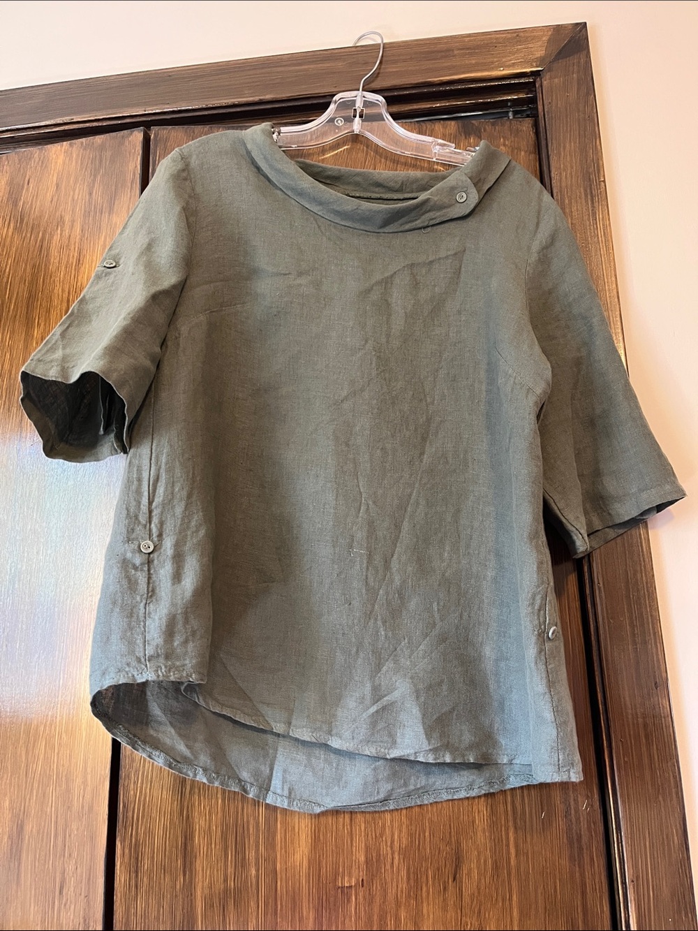 Women's Italian Sage Green Linen Button-Neck Tunic Top
